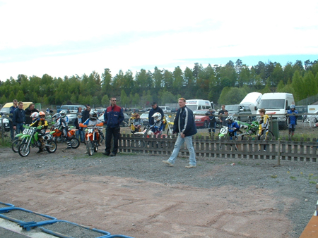 KM 2004 10